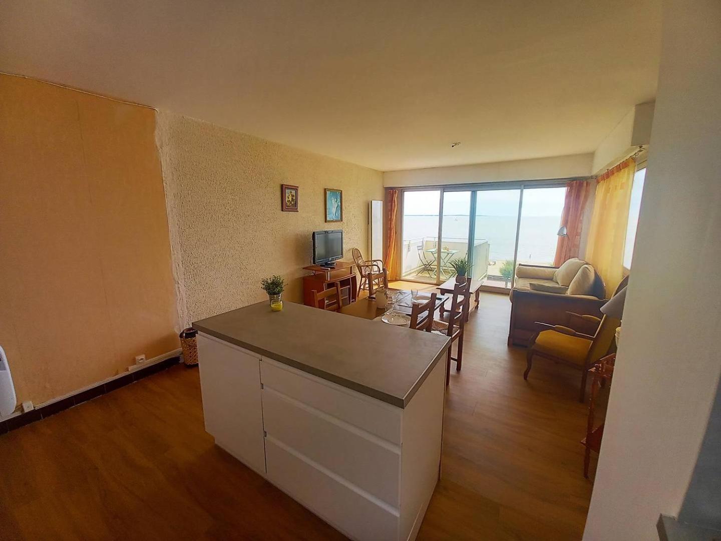 Royan - Vue Mer Pour Cet Appartement Face A La Plage - Grande Conche Екстер'єр фото